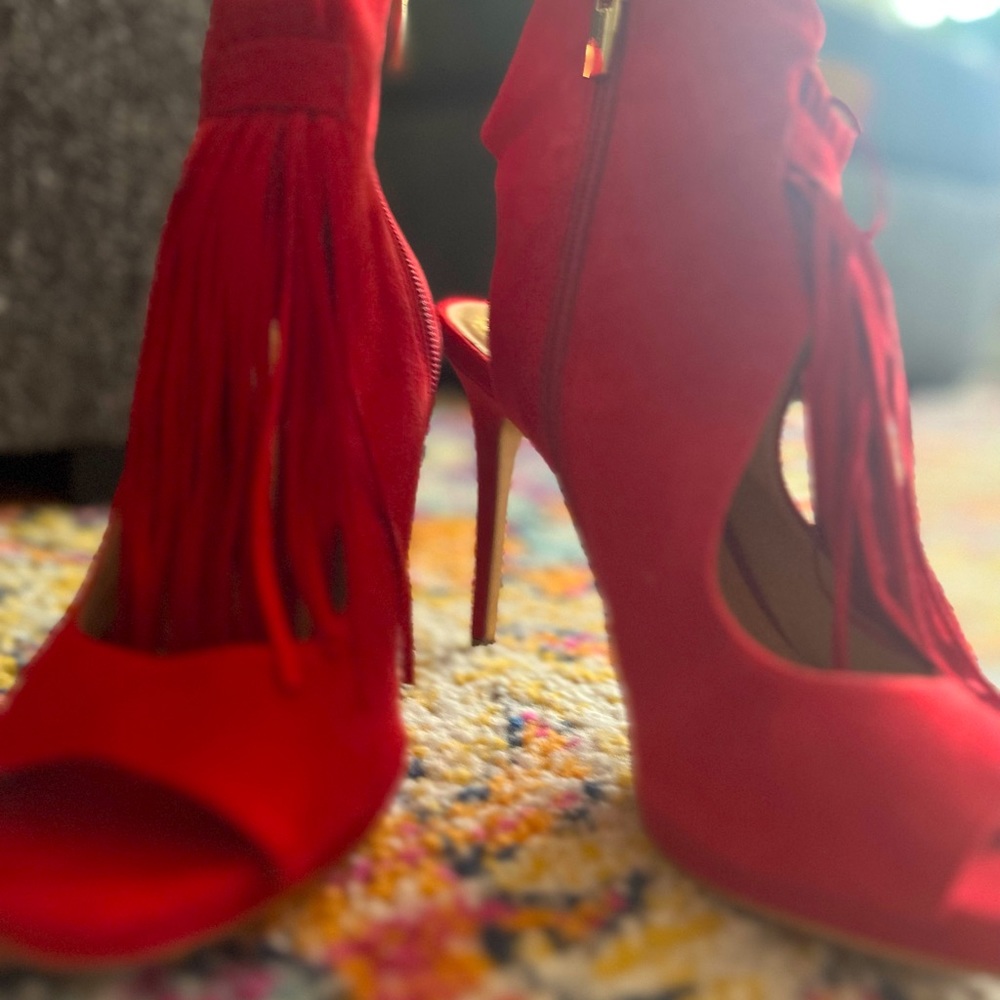 Vince Camuto Abigalla